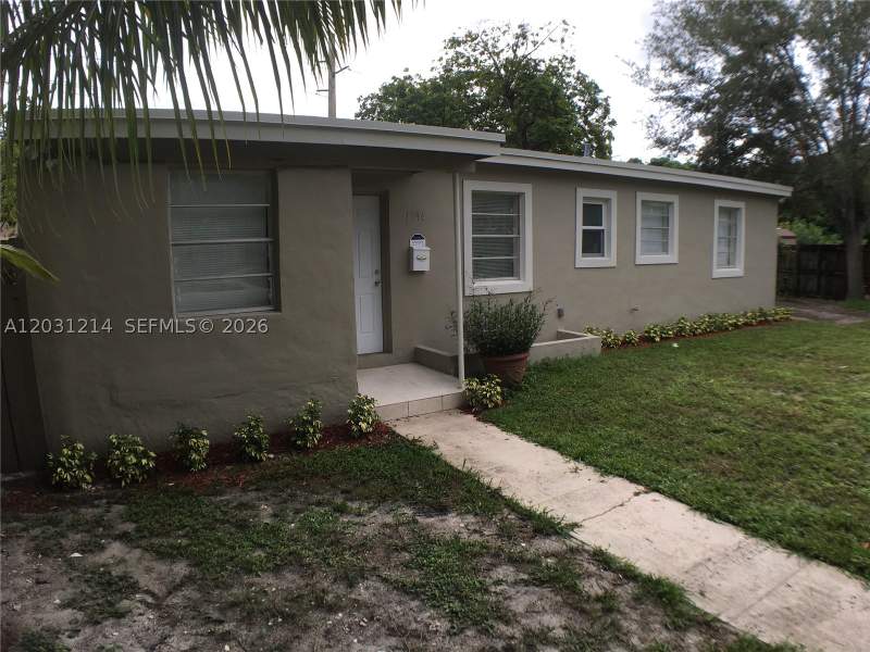 4 bedroom SingleFamilyResidence at 1594 NE 155th Ter, Myra Dells Sub, North Miami Beach — photo 2