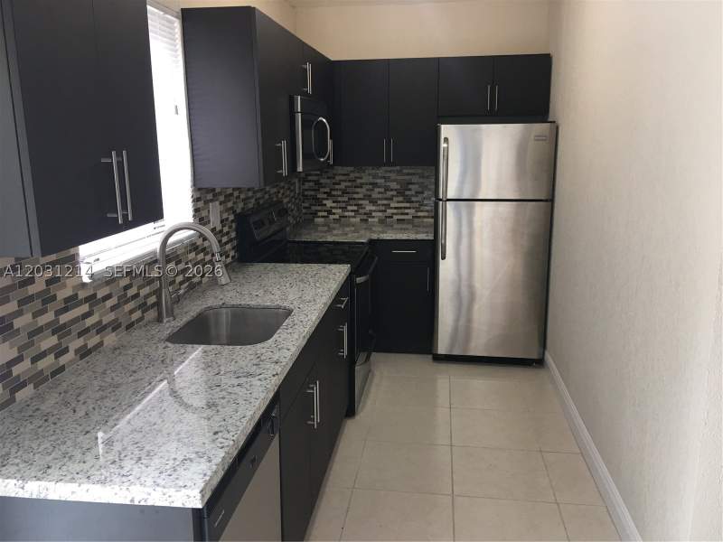 4 bedroom SingleFamilyResidence at 1594 NE 155th Ter, Myra Dells Sub, North Miami Beach — photo 3