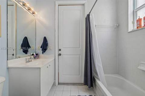 18159 NW 90th Ave, Hialeah FL - photo 22 of 57