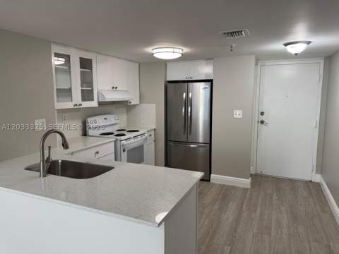 7832 Collins Ave 406, Miami Beach FL - photo 11 of 26