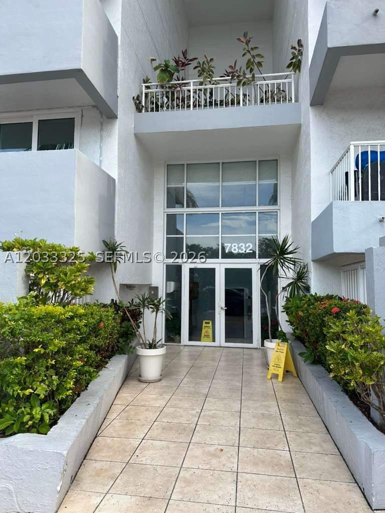 2 bedroom Condominium at 7832 Collins Ave 406, Park Beach Club Condo, Miami Beach — photo 2