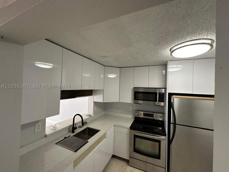 2 bedroom Condominium at 484 NW 165th St Rd A-109, Montecarlo Condo, Miami — photo 2