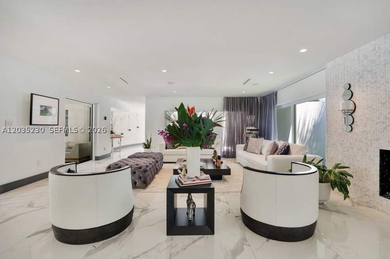 5 bedroom SingleFamilyResidence at 6460 SW 133rd Dr, Devonwood, Pinecrest — photo 2