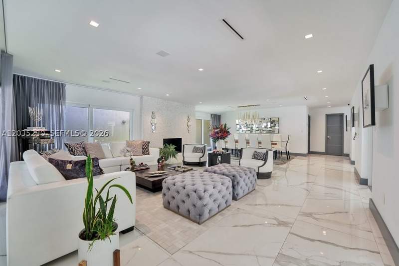 5 bedroom SingleFamilyResidence at 6460 SW 133rd Dr, Devonwood, Pinecrest — photo 4