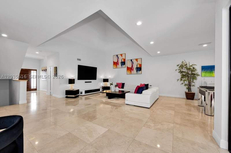 4 bedroom Townhouse at 2000 S Bayshore Dr 65, L Hermitage, Miami — photo 4