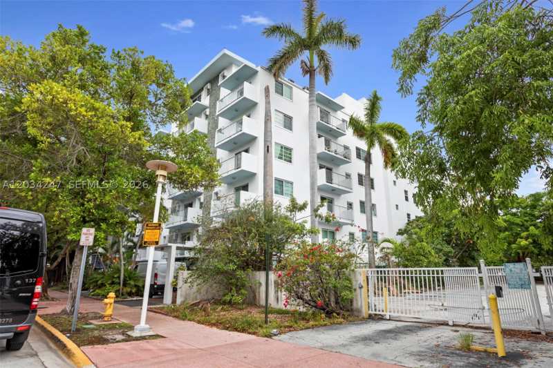 2 bedroom Condominium at 1820 James Ave 2F, 1820 James Ave Condo, Miami Beach — photo 1