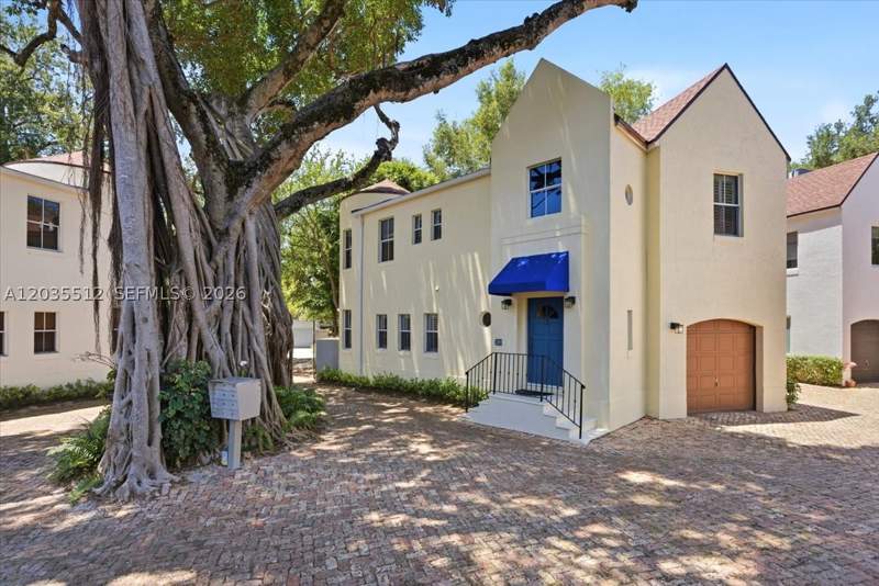 3 bedroom SingleFamilyResidence at 2917 Jackson Ave, Parisian Vilg In The Grov, Miami — photo 5