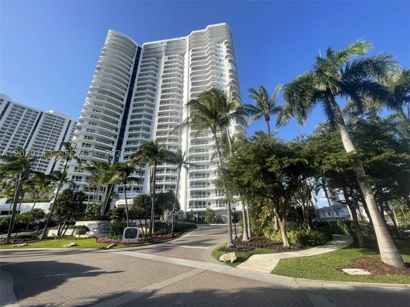 4 bedroom Condominium at 21050 NE 38th Ave 305, Atlantic III At The Point, Aventura — photo 2