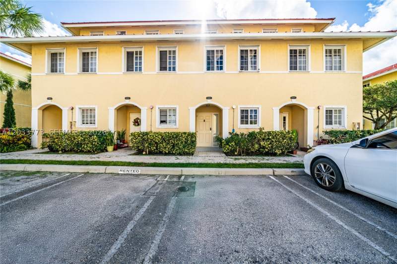 3 bedroom Condominium at 2040 NE 167 th 3-128, Aqua Vista Townhomes Cond, North Miami Beach — photo 3