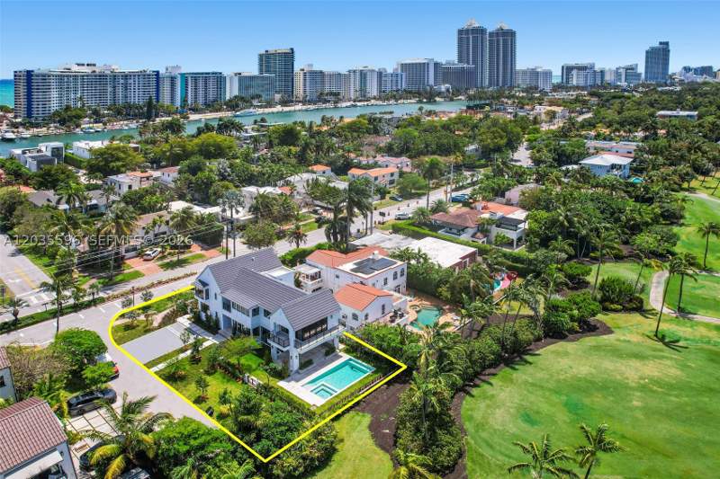 4 bedroom SingleFamilyResidence at 5262 La Gorce Dr, Beach View Sub, Miami Beach — photo 3