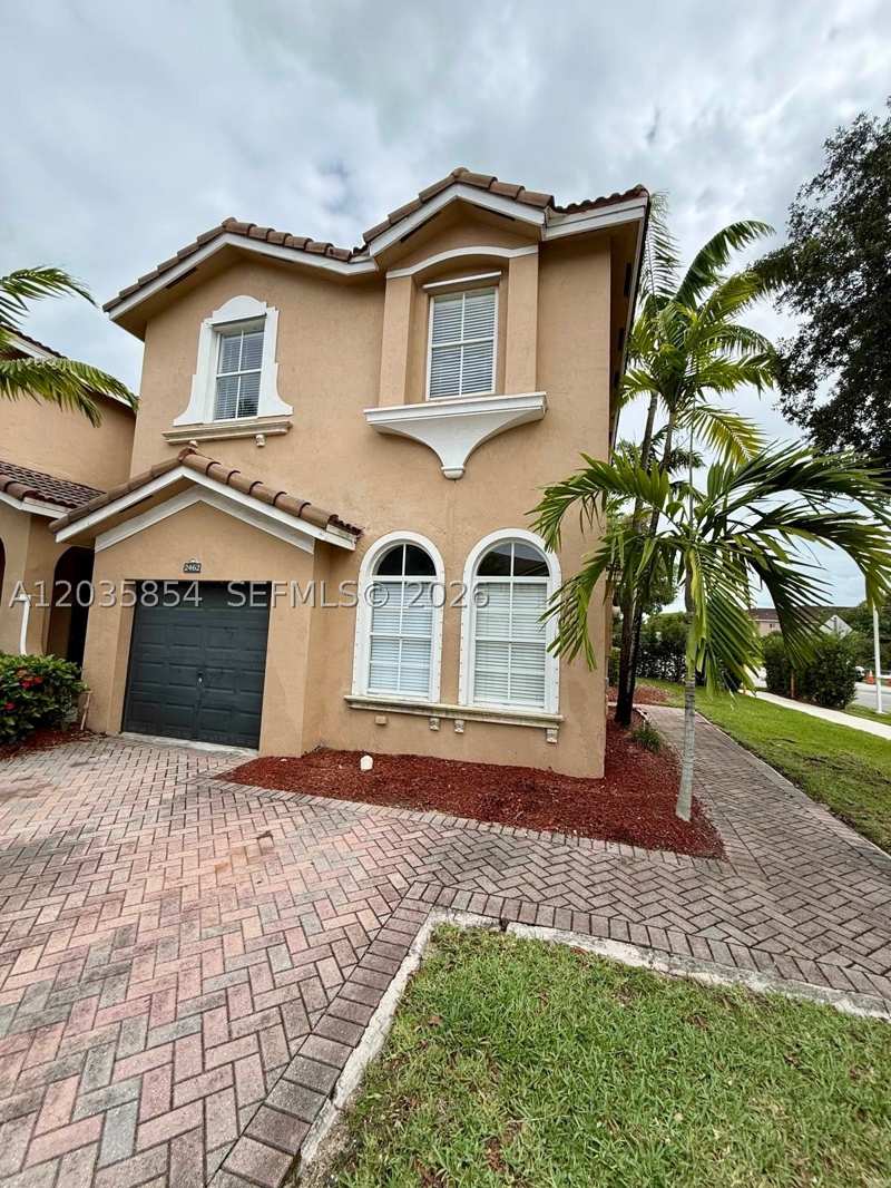 4 bedroom Townhouse at 2462 SE 15th Ct, Keys Garden, Homestead — photo 1