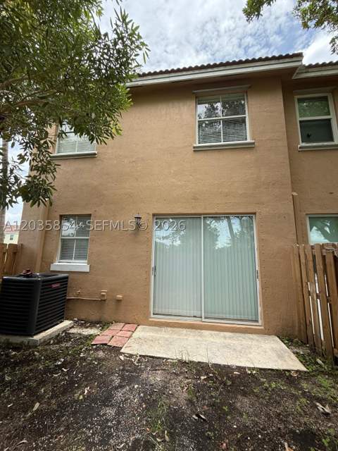 2462 SE 15th Ct, Homestead FL - photo 7 of 23