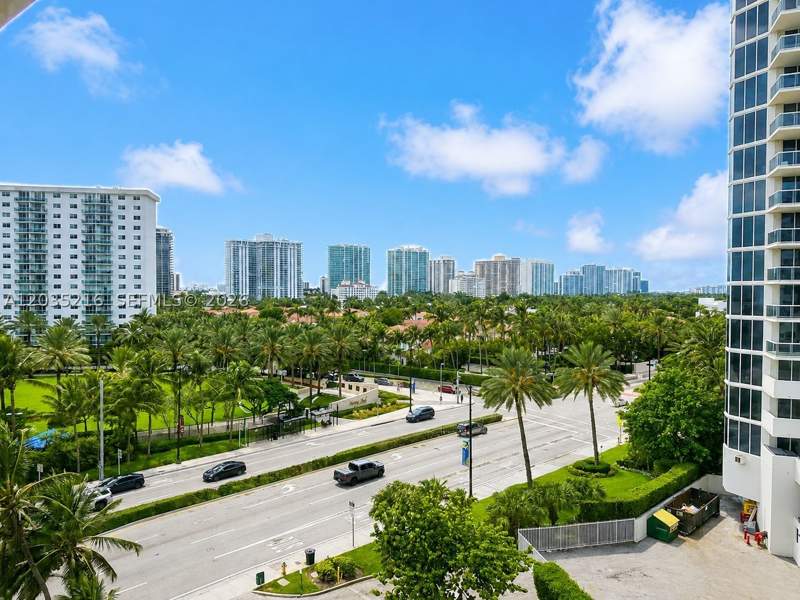 0 bedroom HotelMotel at 19201 Collins Ave 527, The Aventura Beach Club C, Sunny Isles Beach — photo 4