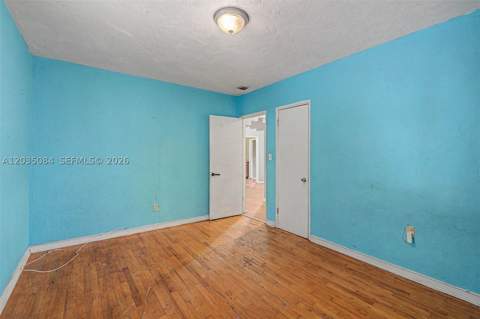 583 NW 47th St, Miami FL - photo 10 of 28