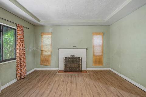 583 NW 47th St, Miami FL - photo 6 of 28