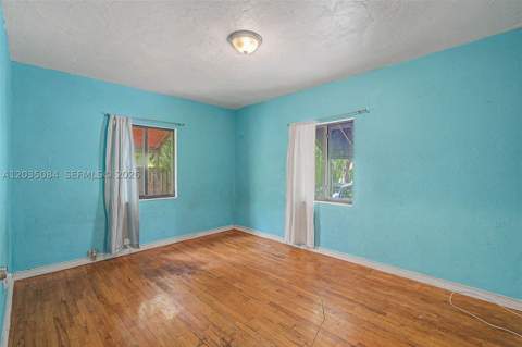 583 NW 47th St, Miami FL - photo 9 of 28