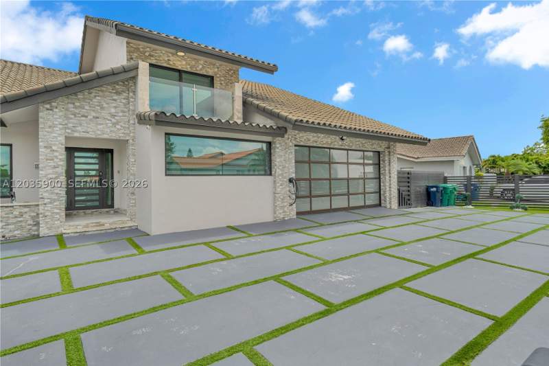 5 bedroom SingleFamilyResidence at 13330 SW 5th St, Univ Park East Sec 5, Miami — photo 3