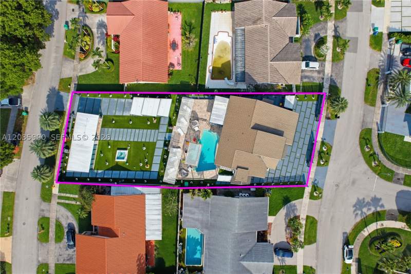 5 bedroom SingleFamilyResidence at 13330 SW 5th St, Univ Park East Sec 5, Miami — photo 5