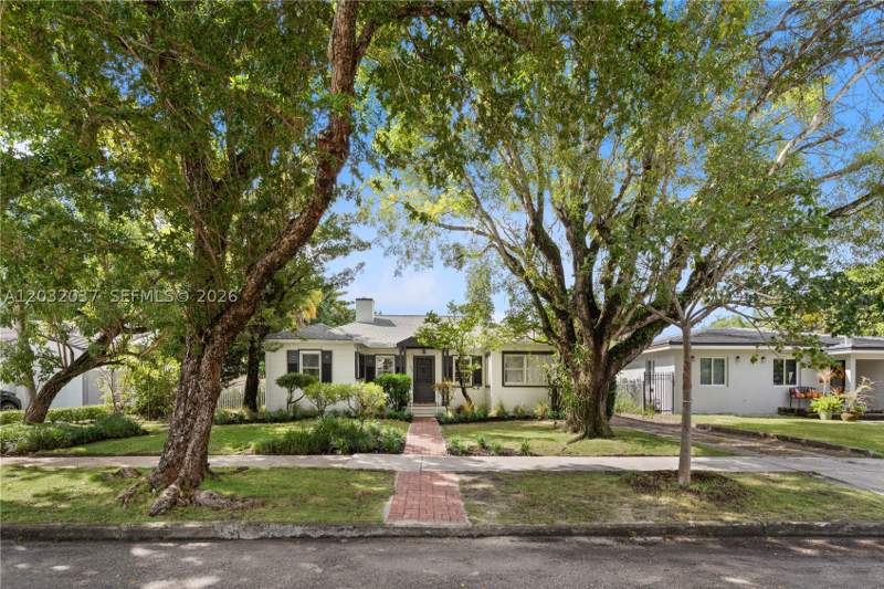 4 bedroom SingleFamilyResidence at 440 SW 29th Rd, Brickell Estates, Miami — photo 3