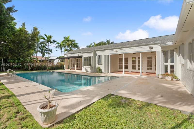 4 bedroom SingleFamilyResidence at 440 SW 29th Rd, Brickell Estates, Miami — photo 4