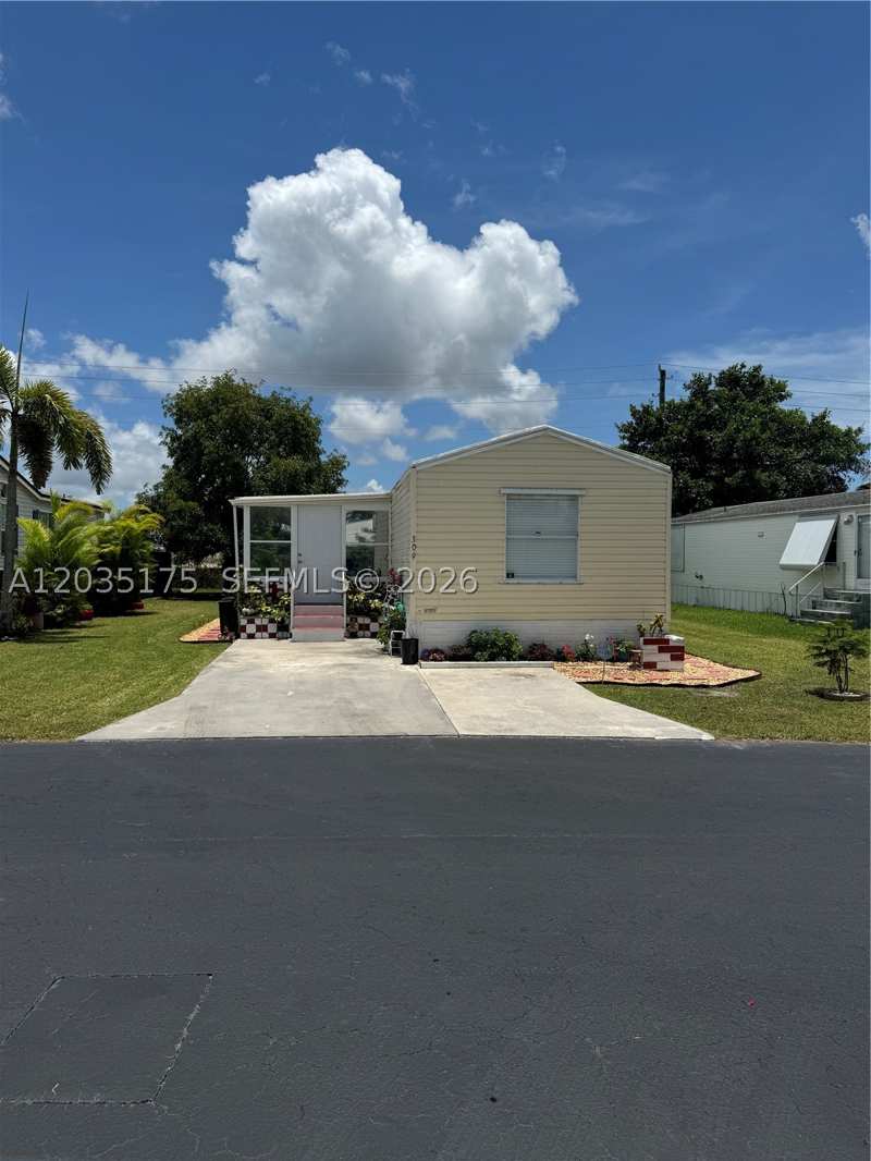 2 bedroom Condominium at 35303 SW 180th Ave 309, Gateway West Condo, Homestead — photo 1