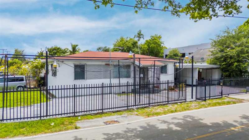 4 bedroom SingleFamilyResidence at 2300 NW 9th St, Riverside Farms, Miami — photo 1