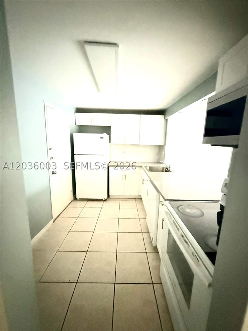 2 bedroom Condominium at 9611 SW 77th Ave 108A, Woodside In Kendall Condo, Miami — photo 3