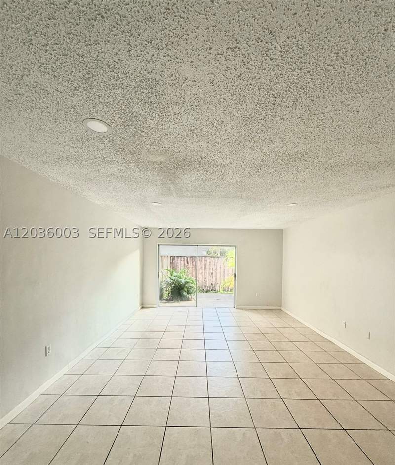 2 bedroom Condominium at 9611 SW 77th Ave 108A, Woodside In Kendall Condo, Miami — photo 5