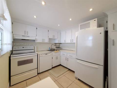 7900 Tatum Waterway Dr 502, Miami Beach FL - photo 10 of 27