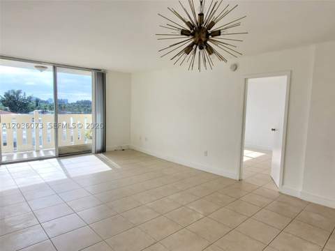 7900 Tatum Waterway Dr 502, Miami Beach FL - photo 12 of 27