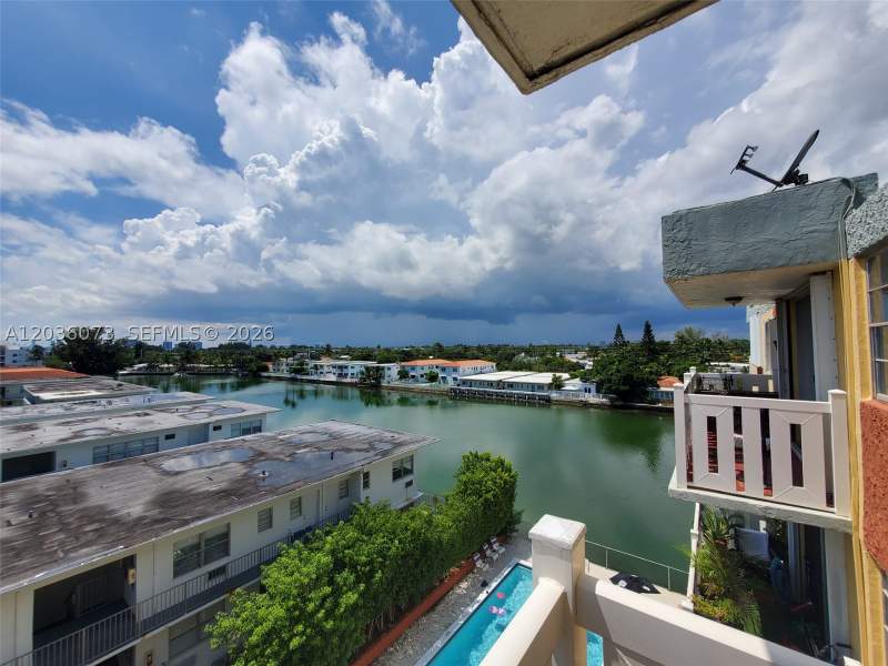 1 bedroom Condominium at 7900 Tatum Waterway Dr 502, Waterway Plaza Condo, Miami Beach — photo 5