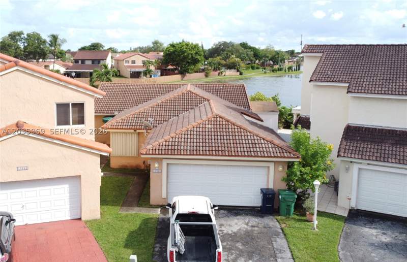 3 bedroom SingleFamilyResidence at 13326 SW 9th Ter, Tamiami Lakes Sec 7, Miami — photo 2