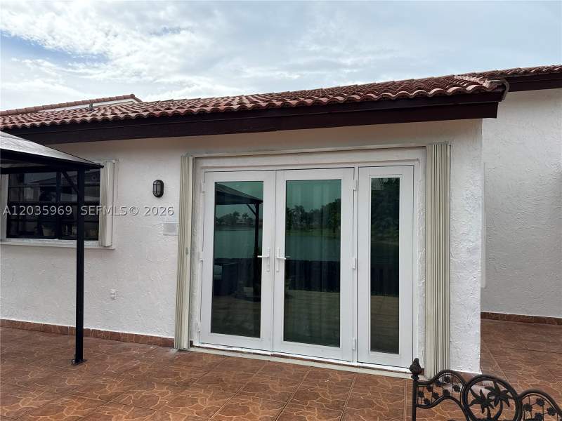 3 bedroom SingleFamilyResidence at 13326 SW 9th Ter, Tamiami Lakes Sec 7, Miami — photo 4