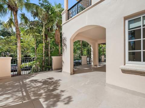 19116 Fisher Island Dr 19116, Miami Beach FL - photo 11 of 34