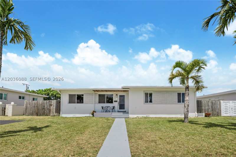 4 bedroom SingleFamilyResidence at 11601 SW 141st St, Replat Of Portions Of Ric, Miami — photo 1