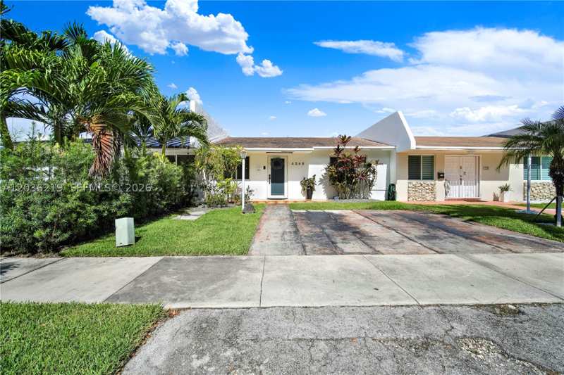2 bedroom Townhouse at 4260 SW 68th Ct, El Escorial, Miami — photo 1