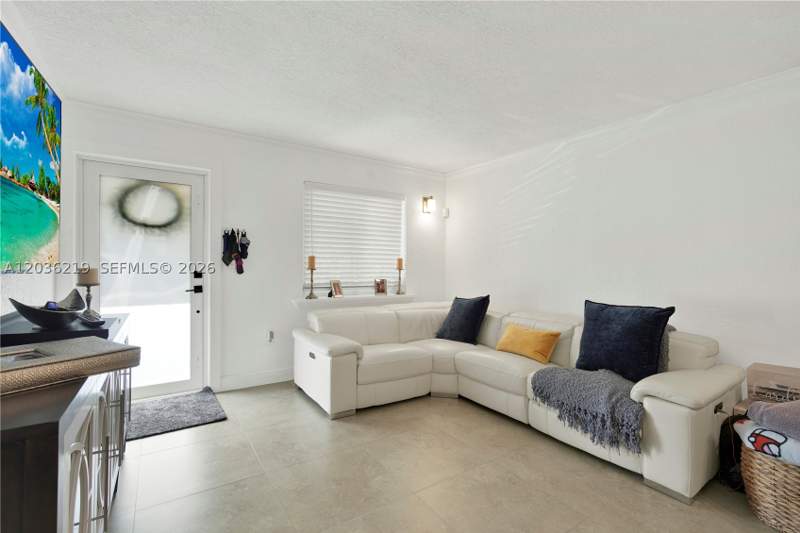 2 bedroom Townhouse at 4260 SW 68th Ct, El Escorial, Miami — photo 4