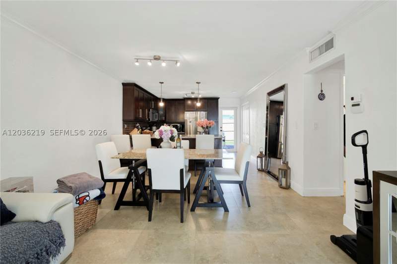 2 bedroom Townhouse at 4260 SW 68th Ct, El Escorial, Miami — photo 5