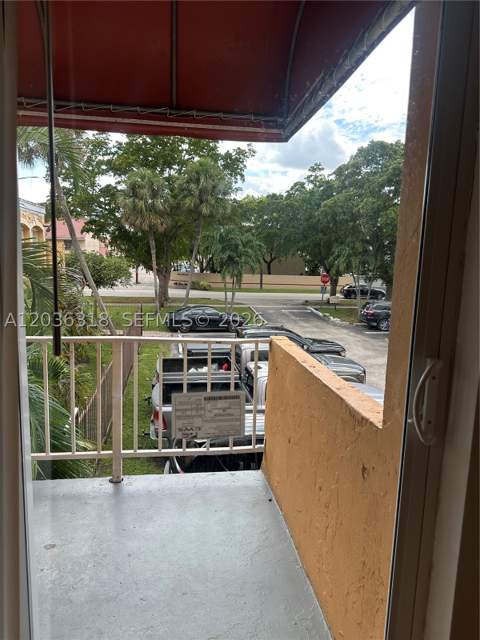 18101 NW 68th Ave B201, Hialeah FL - photo 10 of 19