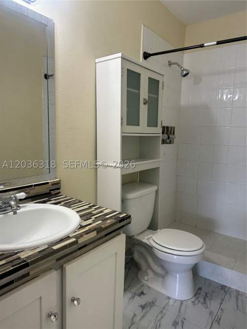 18101 NW 68th Ave B201, Hialeah FL - photo 13 of 19