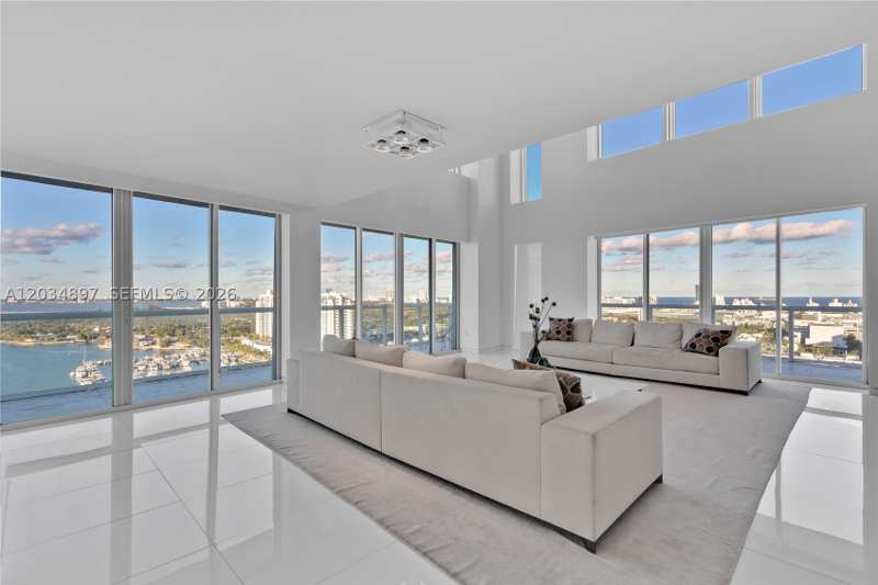 3 bedroom Condominium at 10 Venetian Way Ph04, The Grand Venetian Condo, Miami Beach — photo 1