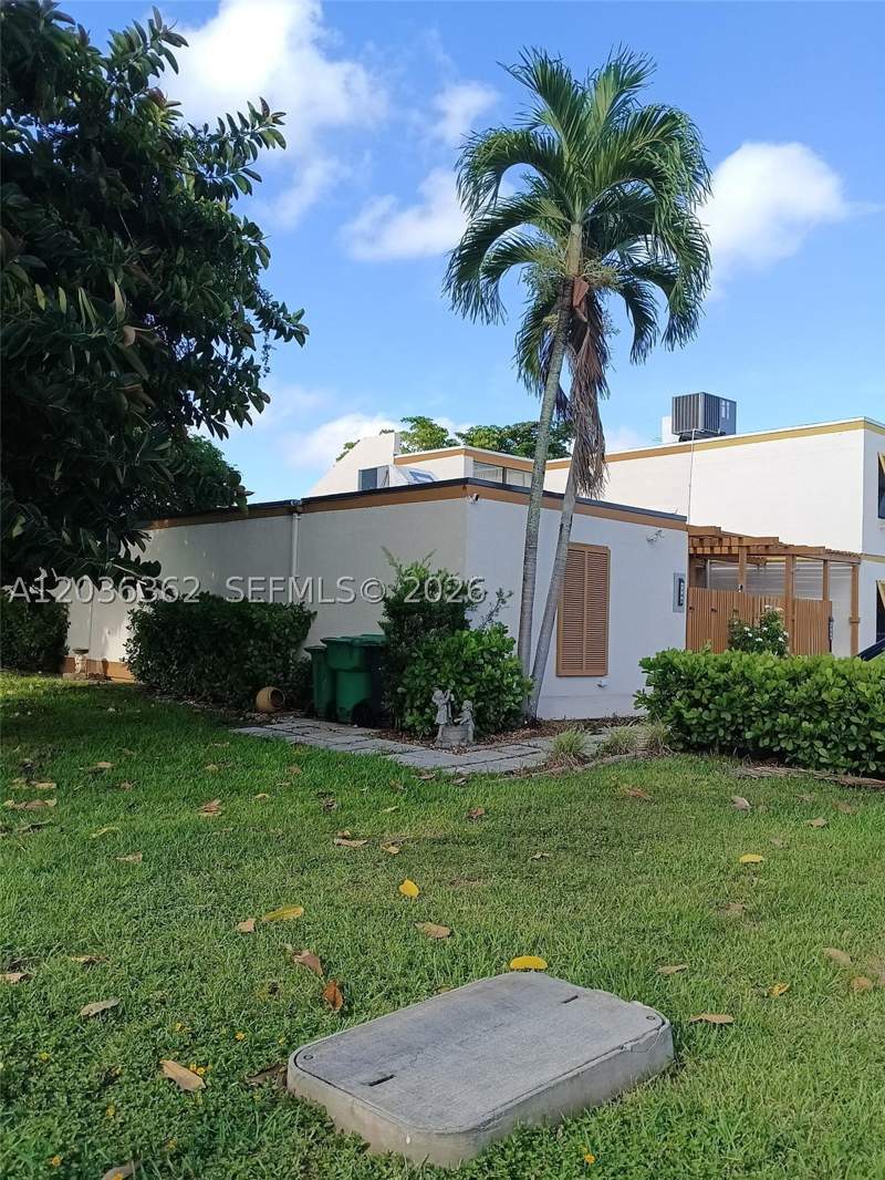 3 bedroom Townhouse at 1700 SW 131st Place Cir S, Trail Run Sec 2, Miami — photo 2
