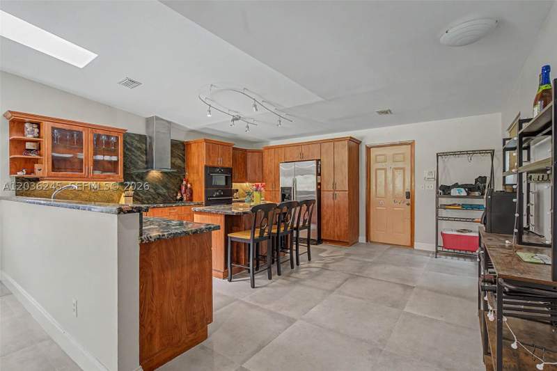 3 bedroom SingleFamilyResidence at 15741 SW 147th Ct, Kings Grant East, Miami — photo 3