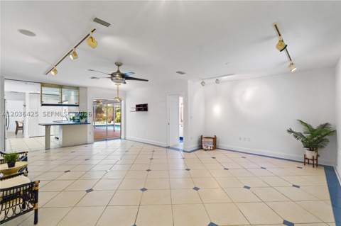15200 SW 88th Ave, Palmetto Bay FL - photo 8 of 47