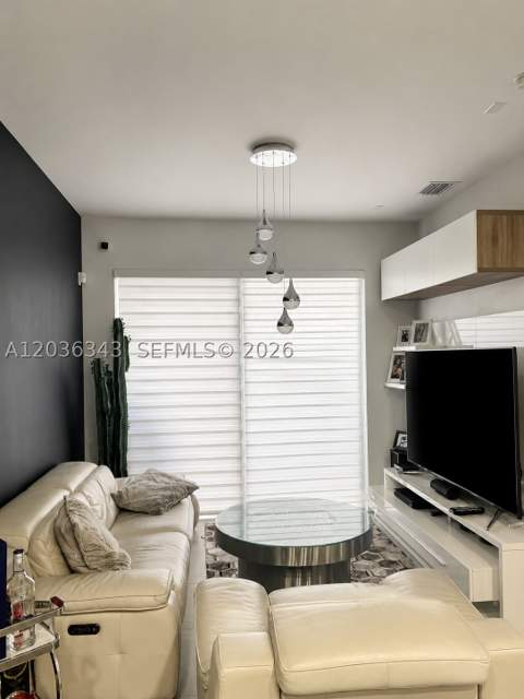 7117 NW 103rd Path, Doral FL - photo 10 of 59