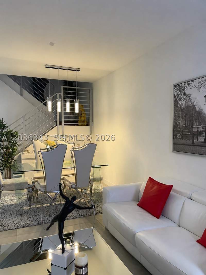 4 bedroom Townhouse at 7117 NW 103rd Path, Doral Palms North, Doral — photo 4