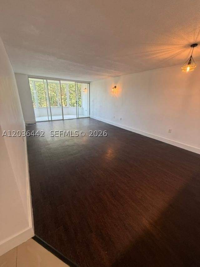 2 bedroom Condominium at 1101 NE 191st St H401, Rolling Green Condo H, Miami — photo 5