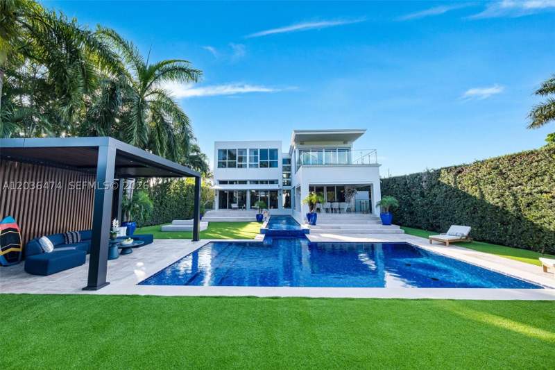 6 bedroom SingleFamilyResidence at 470 S Shore Dr, Normandy Golf Course, Miami Beach — photo 5