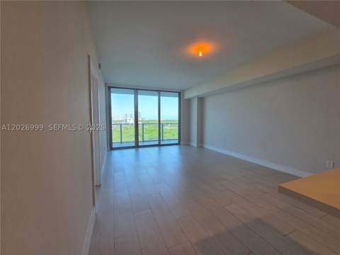 16385 Biscayne Blvd 1019, North Miami Beach FL - photo 15 of 92