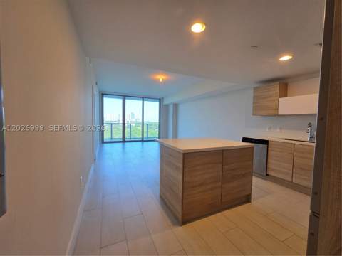 16385 Biscayne Blvd 1019, North Miami Beach FL - photo 20 of 92